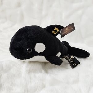 RARE Discontinued Shangri-La Hotel Vancouver Mini Whale Plush Limited Edition
